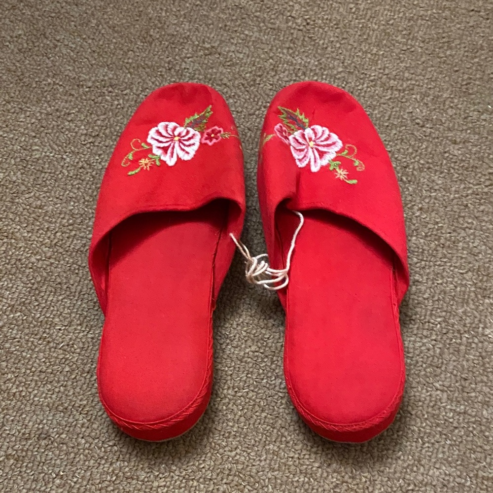 Embroidered Red Women's Slippers